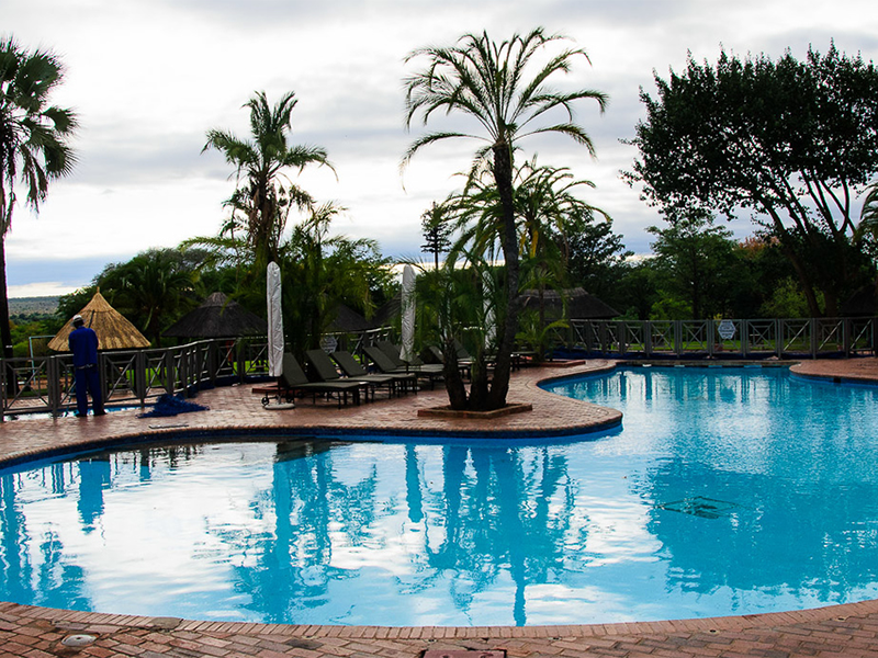 游泳池余氯過(guò)高怎么辦 游泳池余氯過(guò)高怎么辦